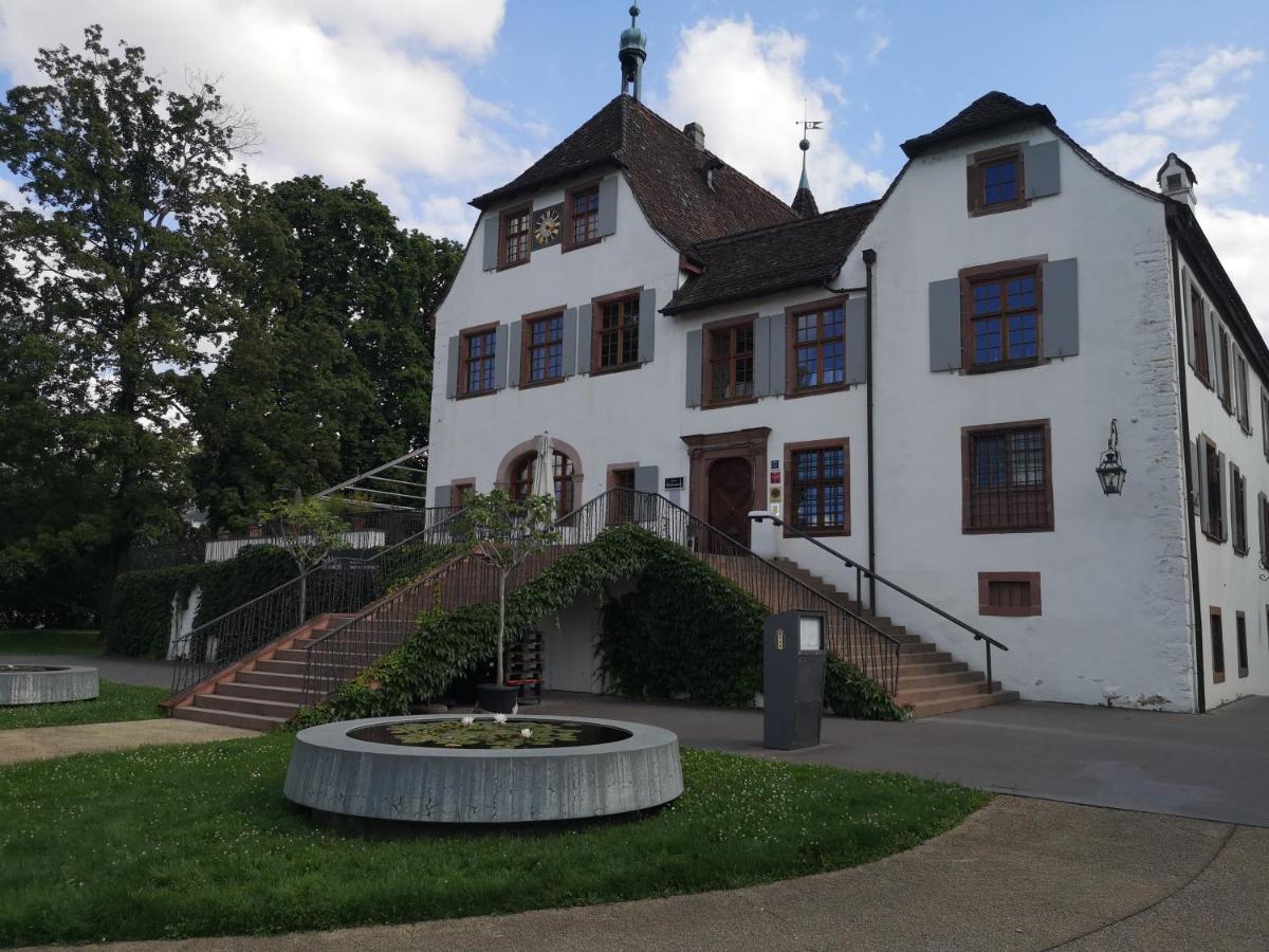 Hotel Im Schlosspark Binningen 외부 사진