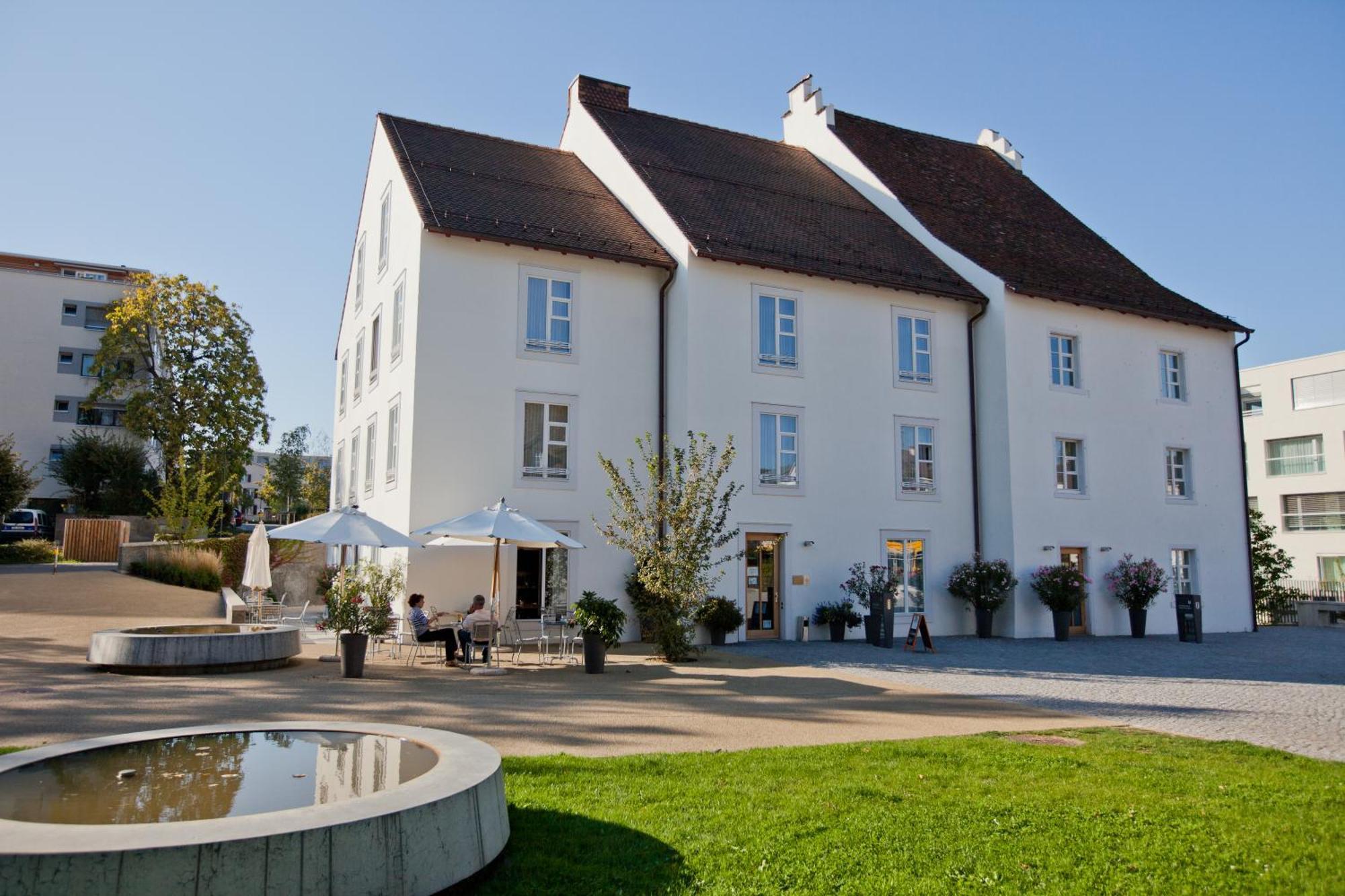 Hotel Im Schlosspark Binningen 외부 사진