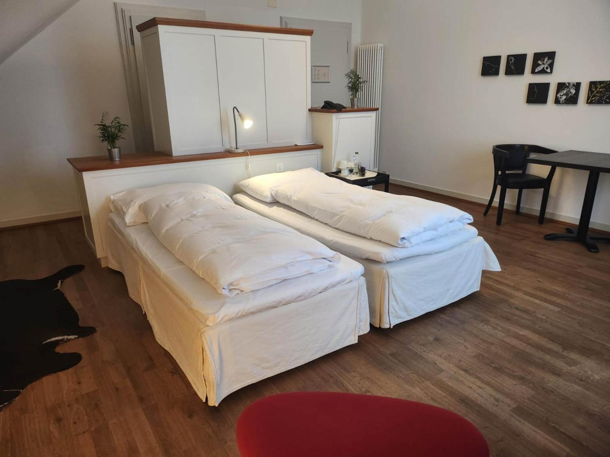 Hotel Im Schlosspark Binningen 외부 사진
