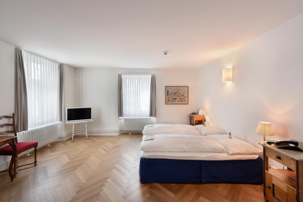 Hotel Im Schlosspark Binningen 외부 사진