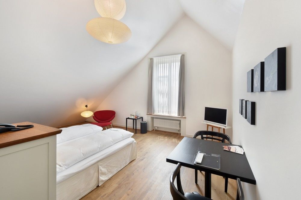Hotel Im Schlosspark Binningen 외부 사진
