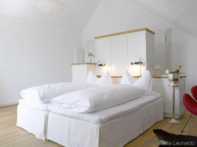 Hotel Im Schlosspark Binningen 외부 사진